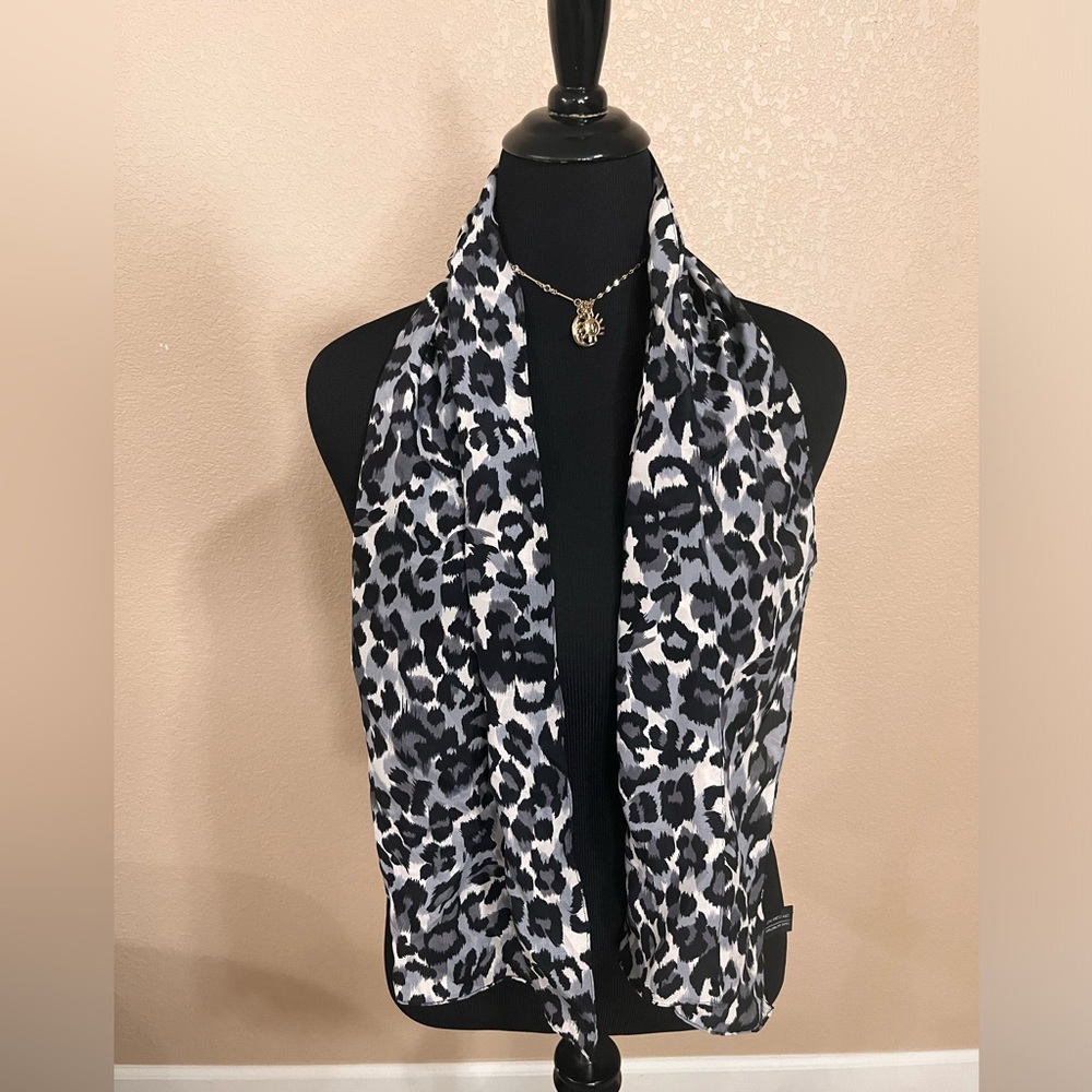 The Specialty House Inc silk scarf